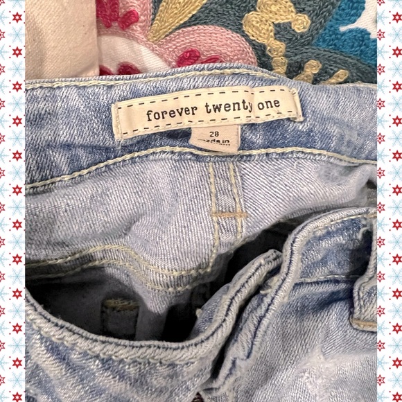 Vintage Boho Forever 21 Cut Off Distressed Ripped Denim Jean Shorts - Picture 2 of 3